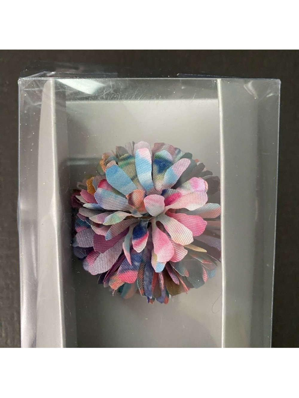 Lapel / jacket pin